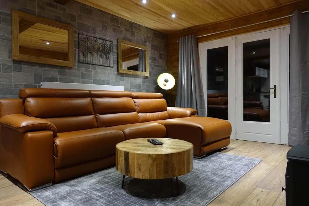 Le Chalet De Hermeton Hastiere-par-dela ภายนอก รูปภาพ
