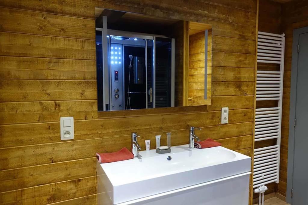 Le Chalet De Hermeton Hastiere-par-dela ภายนอก รูปภาพ